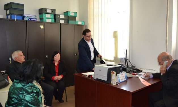 Директорот на Управата за имотно-правни работи во посета на Кочани