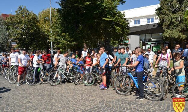 „Сите на велосипед“ – со дефиле низ Кочани се одбележува Светскиот ден без автомобили