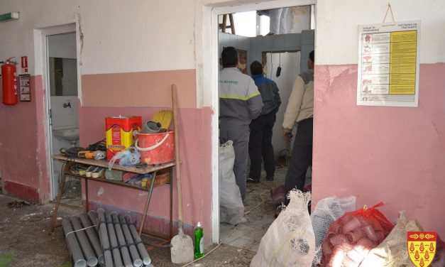 Се санираат тоалетите во училиштата „Никола Карев“ и „Крсте Мисирков“ – најавени инвестиции во сите кочански основни училишта