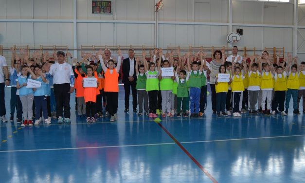 Два дена „Зимски фудбалски радости“ за ученици од Кочани и Виница