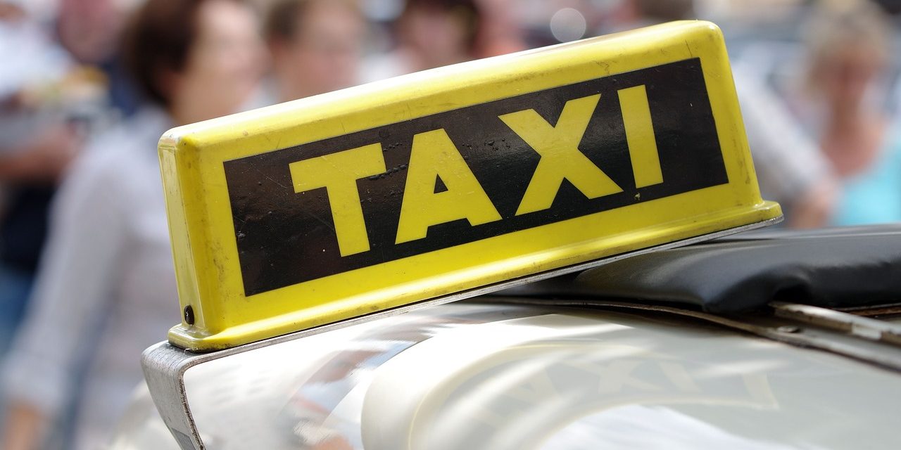 Јавен повик за распределување на лиценци за авто такси возила
