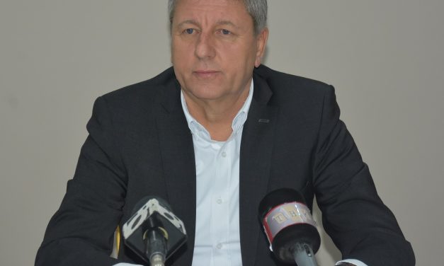 Новогодишна честитка од градоначалникот на Општина Кочани Николчо Илијев