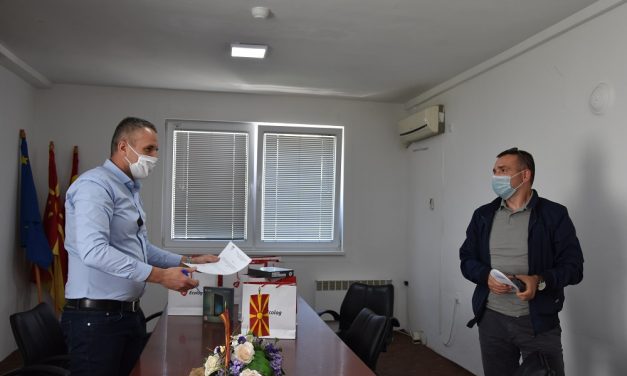 Донација за социјално ранливи ученици од Кочани