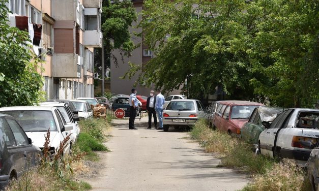 Градоначалникот Илијев обезбеди дислокација на возилата зад зградата на „Бетон“