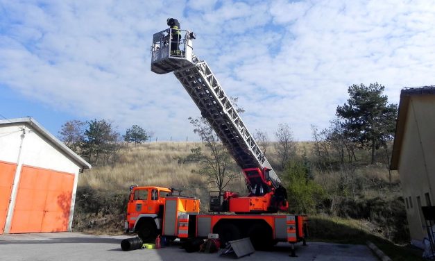 Донација на противпожарно возило од противпожарната служба на Крањ и Општина Крањ