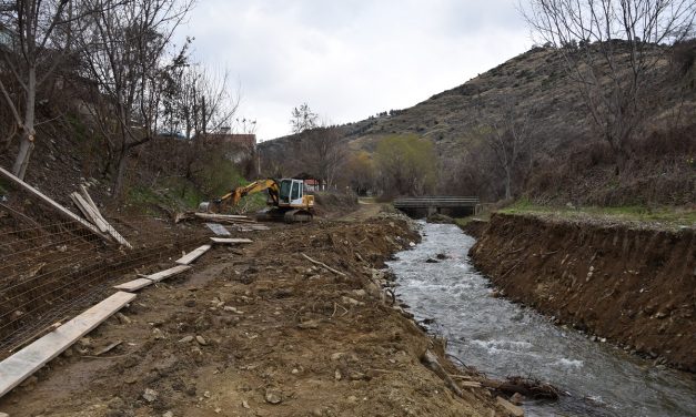 Регулација на дел од коритото на Кочанска Река