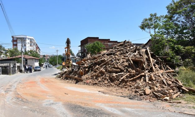 Поради загрозување на безбедноста во сообраќајот – урнат стар објект на „Ленинова“