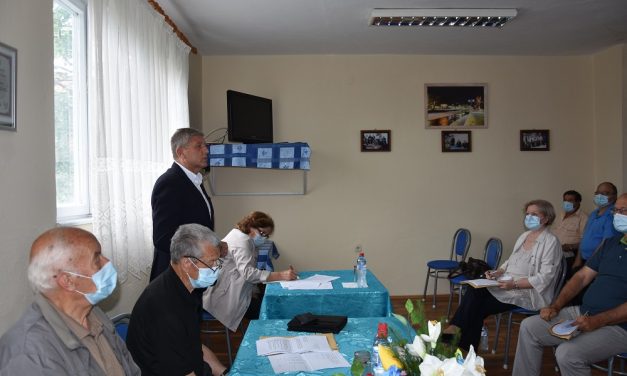 Градоначалникот Илијев на средба со кочанските пензионери