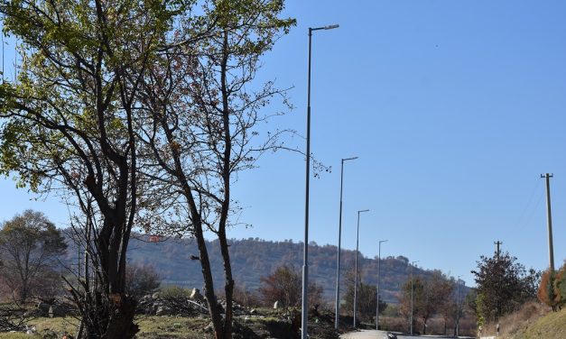 Заврши изградбата на тротоарот од Кочани до Бели