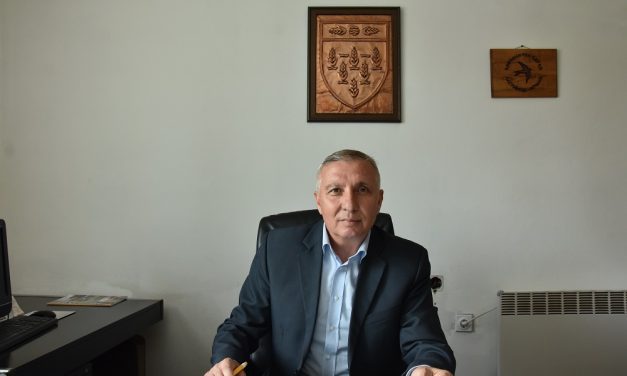 Љупчо Папазов ја прими функцијата градоначалник од Николчо Илијев