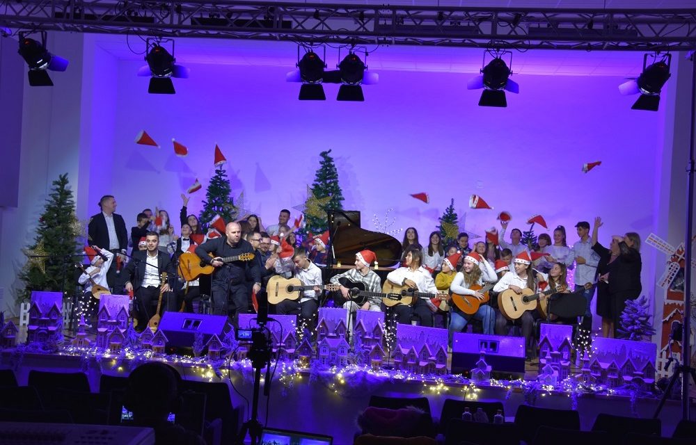 Одржан Новогодишниот музички концерт на ООМУ „Ристо Јуруков“ – Кочани
