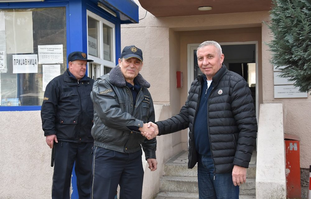 Посета на дежурните служби од страна на градоначалникот на Општина Кочани, Љупчо Папазов