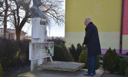 Одбележани 150 години од раѓањето на Гоце Делчев со положување свежо цвеќе на неговата биста во Горни Подлог