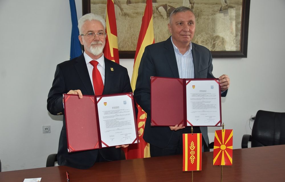 Со потпишаниот меморандум за соработка меѓу Општина Кочани и УТМС овозможени 15 стипендии за додипломски студии