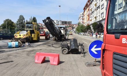 Подготовка за асфалтирање на десниот коловоз на улица „Стево Теодосиевски“
