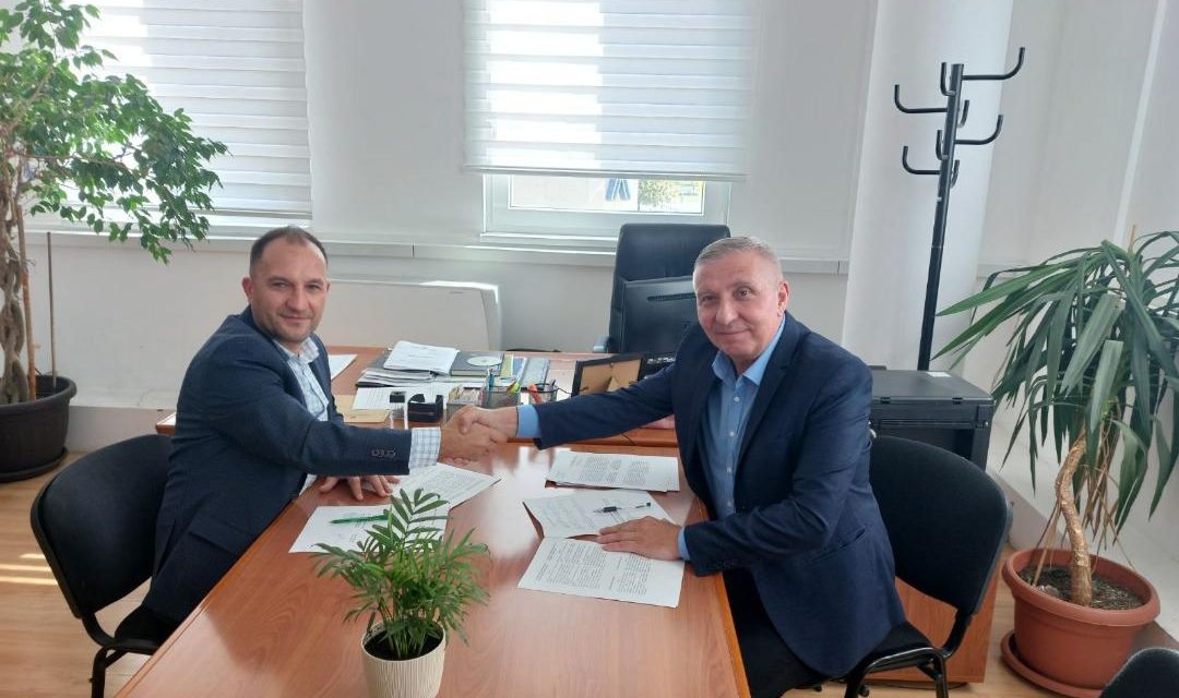 Потпишан договорот за реализација на проектот „Опремување на Мултикултурниот Центар во Кочани“