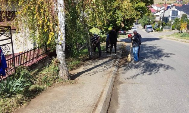 Чистење и уредување на јавно прометните површини во Кочани