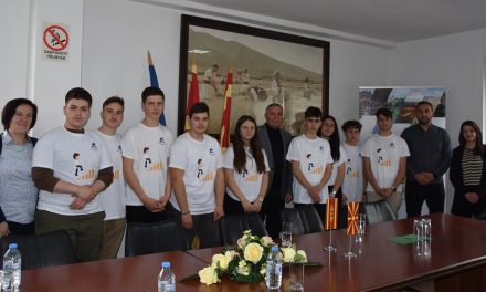 Градоначалникот Папазов организираше прием за тимови и ученици кои постигнаа високи резултати на натпревари