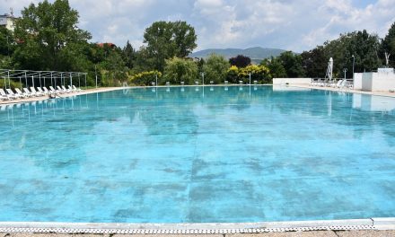 Почнува со работа Градскиот базен во Кочани