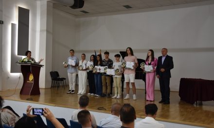 По повод Петровден –  наградени најуспешните ученици од Кочани