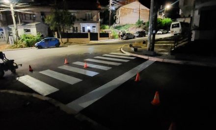 Обележување на хоризонталната сигнализација на сообраќајните површини во Кочани