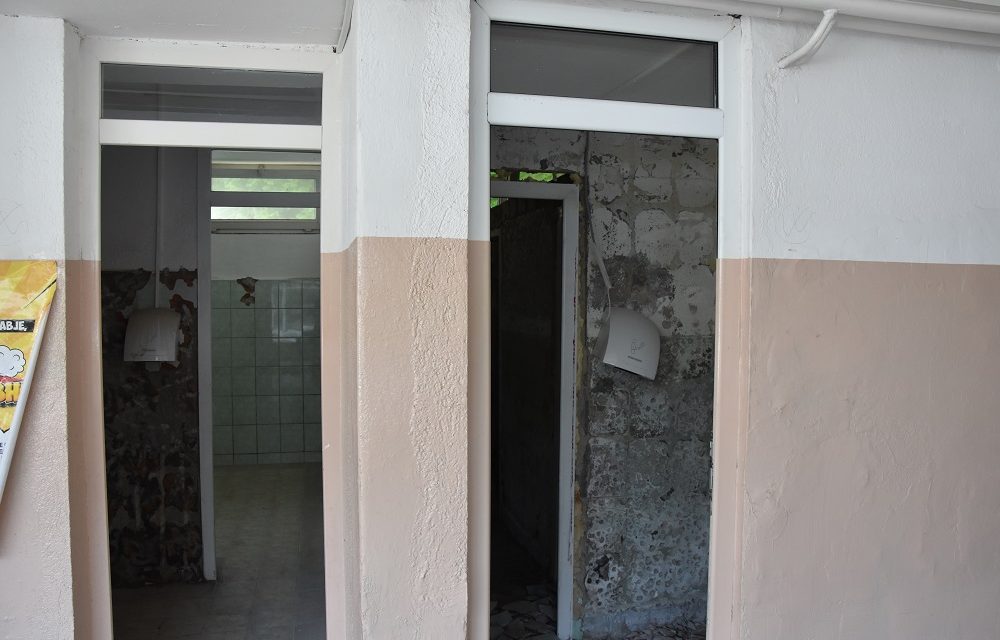 Се реновираат санитарните јазли во ОУ „Св. Кирил и Методиј“ во Кочани