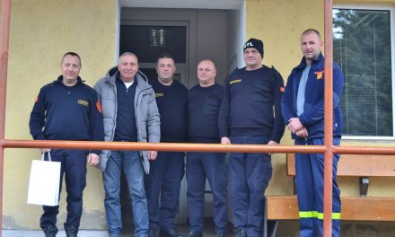 Првиот  ден од 2024 година – градоначалникот на Општина Кочани Љупчо Папазов на средба со дежурните служби