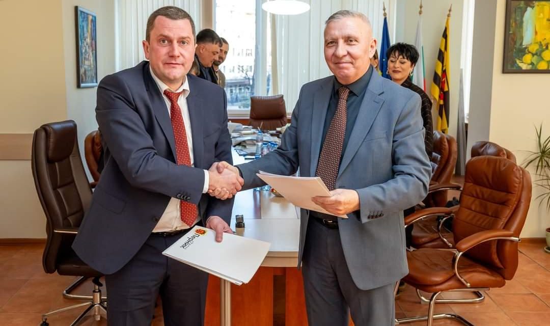 Градочалниците на општините Кочани и Перник потпишаа меморандум за соработка