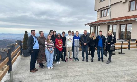 Ученици од збартимената општина Крижевци на зимување на Пониква