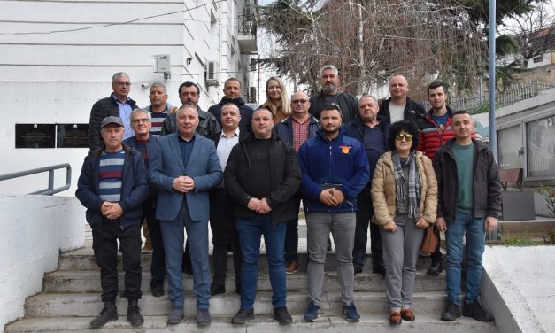 По повод Денот на крводарителството во Македонија – градоначалникот Папазов организираше прием на повеќекратни крводарители од Кочани