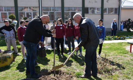 Основните училишта во Кочани го одбележаа 21 Март – Денот на пролетта и на екологијата