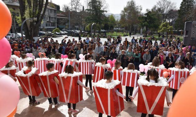 Денот на шегата во Кочани одбележан со традиционалната „Априлијада“