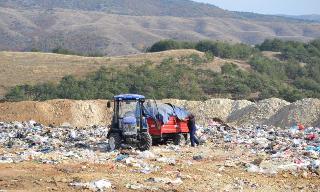 Комуналното јавно претпријатие го депонира отпадот на Градската депонија –  градоначалникот Папазов и надлежните повикуваат штрајкувачите да дозволат „Водовод“ нормално да си ја врши работата