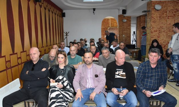 Јавниот простор е јавен интерес, урбанизмот значи хуманост – в. д. градоначалникот на Општина Кочани Венко Крстевски одржа средба со корисници на јавни површини