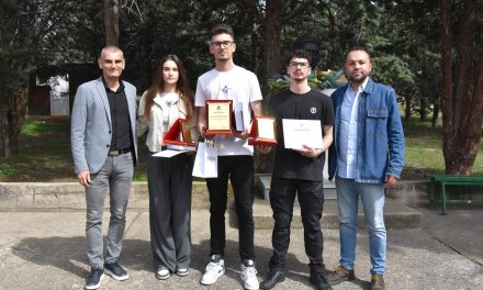 СОУ „Гошо Викентиев“ го одбележа патрониот празник –  в. д. градоначалникот Крстевски иницира постапка за воведување општински стипендии во машинската струка