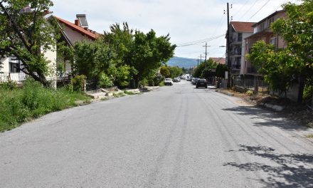 Крстевски го потпиша договорот за реконструкција на дел од улицата „Бел камен“