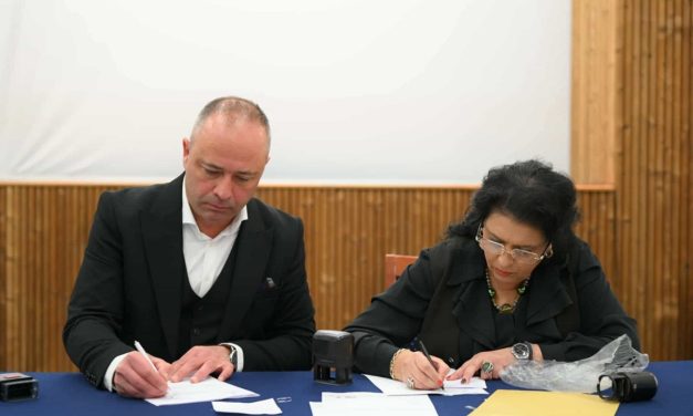 Потпишан договорот за инклузија на деца Роми во ЈОУДГ „Павлина Велјанова“ – Кочани