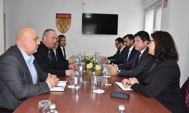 Амбасадорот на Европската Унија во Северна Македонија Михалис Рокас ја посети Општина Кочани