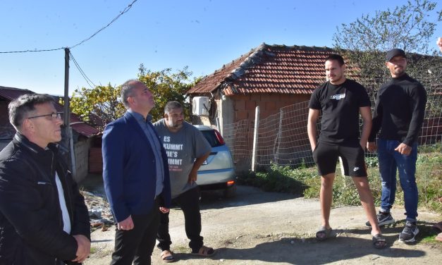 Градоначалникот Владко Грозданов се сретна со жители од  улицата „Константин Апостолов“