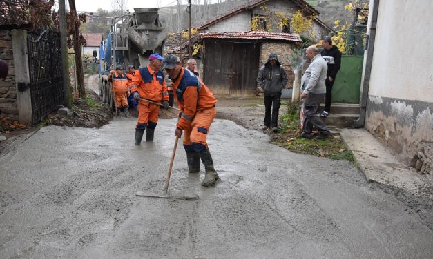 Бетонирани пристапни патеки во Кочани и во Оризари
