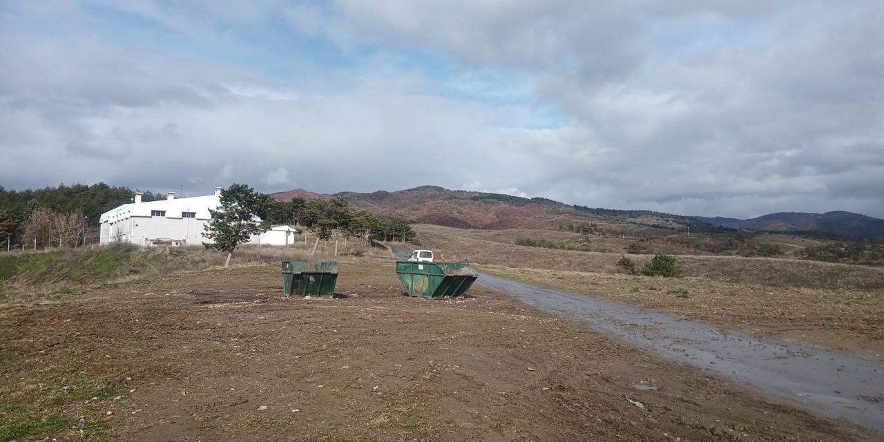 Повторна интервенција за чистење на нелегално исфрлениот отпад кај Фабриката за вода во Кочани