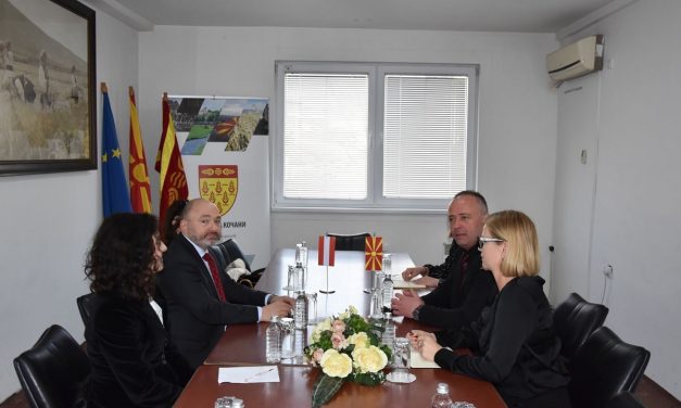 Австрискиот амбасадор Мартин Памер – на средба со градоначалникот на Кочани Владко Грозданов