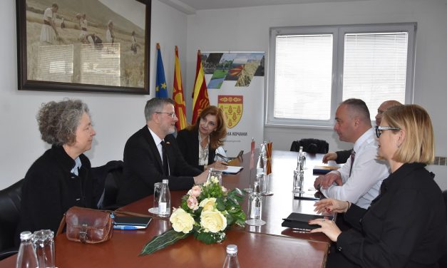 Градоначалникот Владко Грозданов го прими во официјална посета амбасадорот на Швајцарија Кристоф Зомер