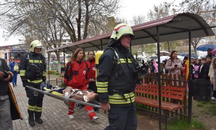 Тактичко-показна вежба за симулација на пожар во ОУ „Никола Карев“
