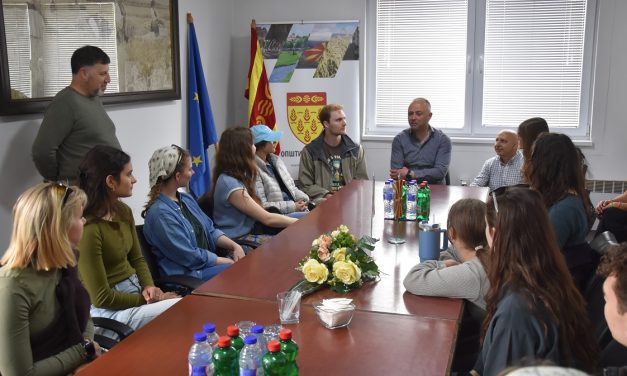 По хуманитарната балетска претстава во Кочани: „Ballet Magnificat“ на средба со градоначалникот на Кочани Владко Грозданов